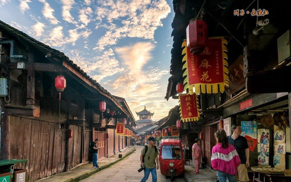 卧室是白墙,窗帘选什么颜色比较亮眼?- 专业有问必答平台